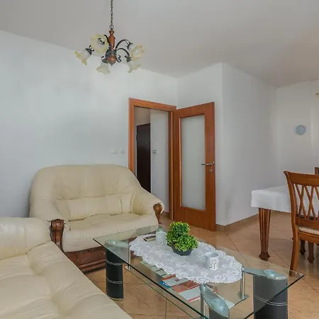 Apartment Drago *